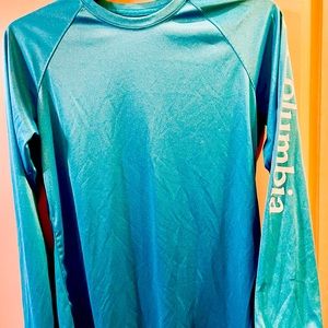 Columbia brand women’s size medium long sleeve shirt